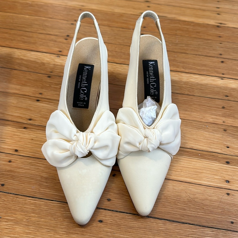 Kenneth Cole New York Cream Heels with Bow
